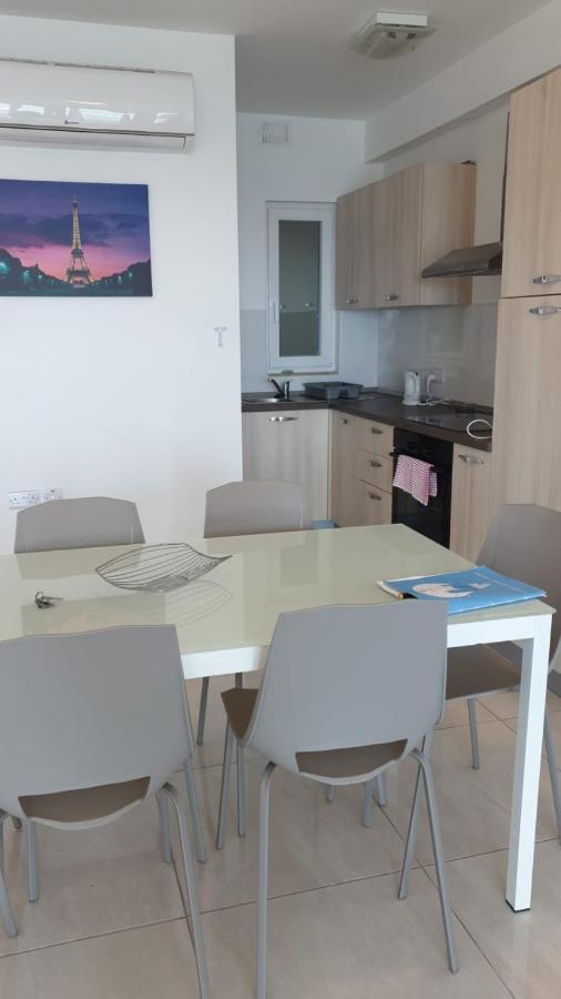 Flat 3 Blue Waves Apartment St. Paul's Bay Bagian luar foto